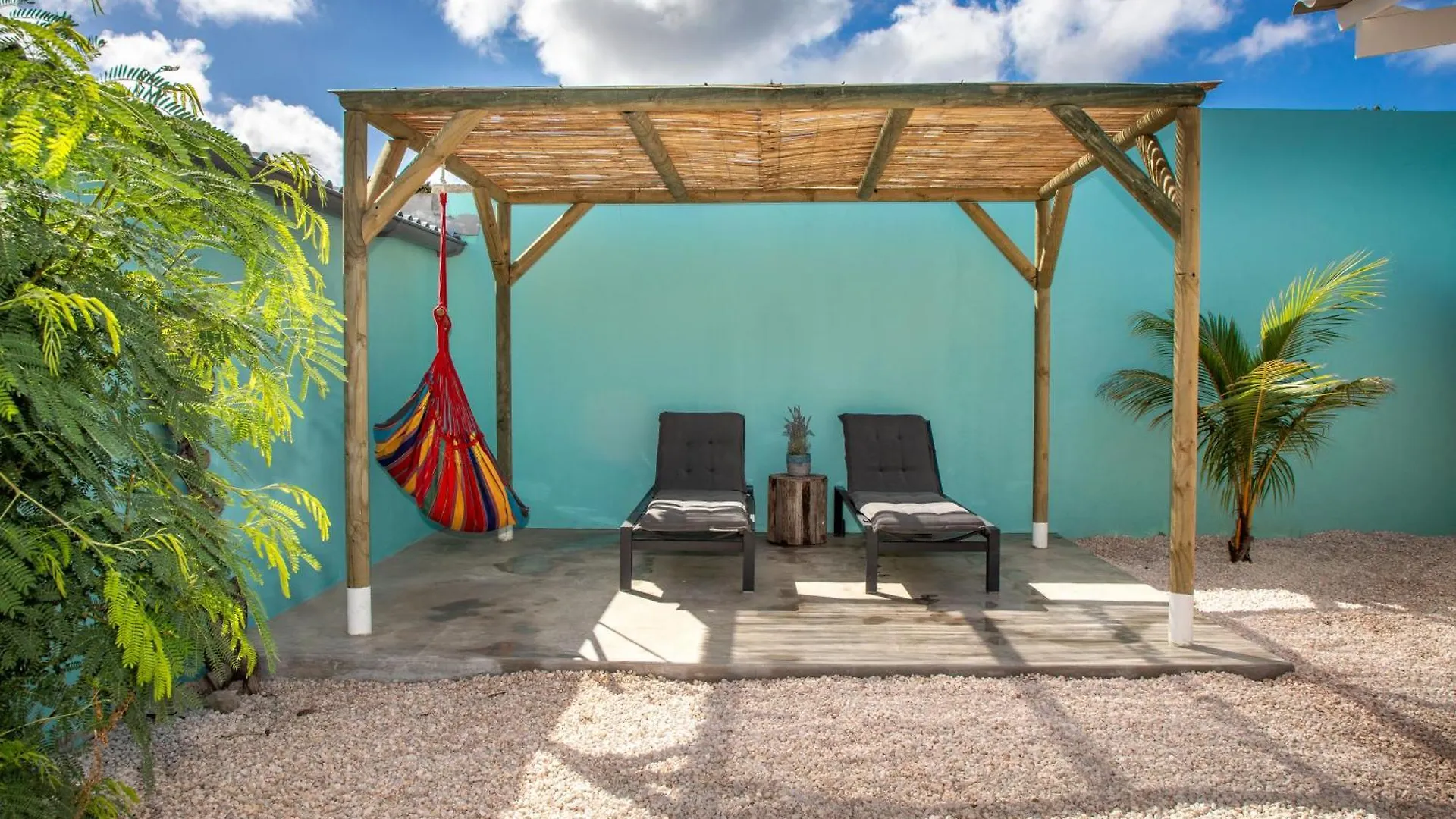 Playa Feliz Apartments Bonaire