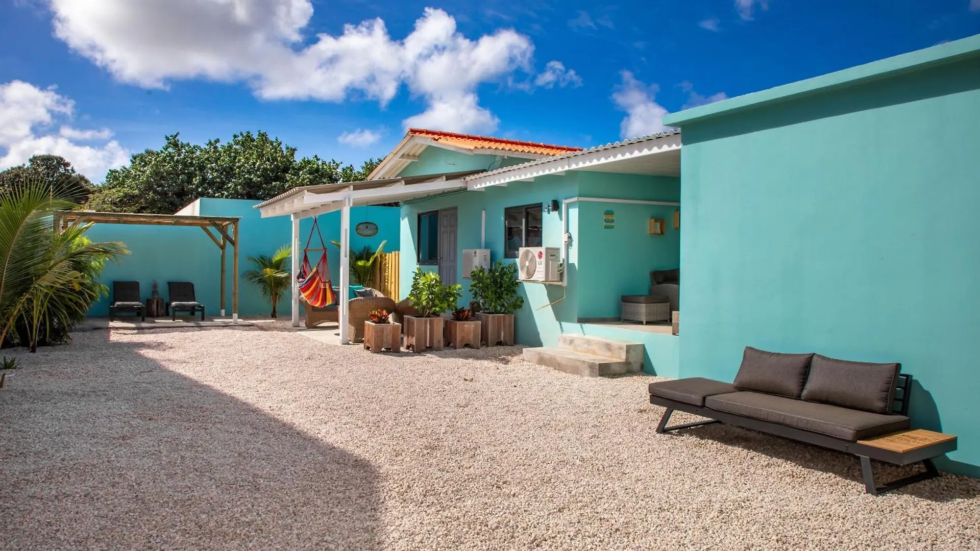 Playa Feliz Apartments Bonaire