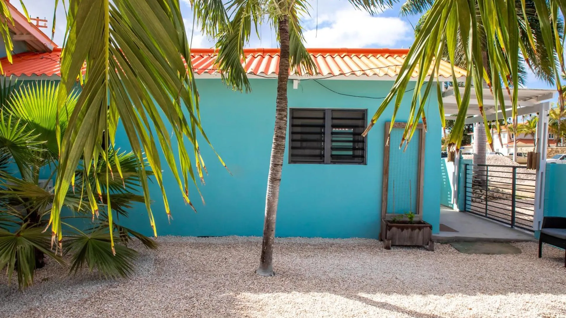 Playa Feliz Apartments Bonaire