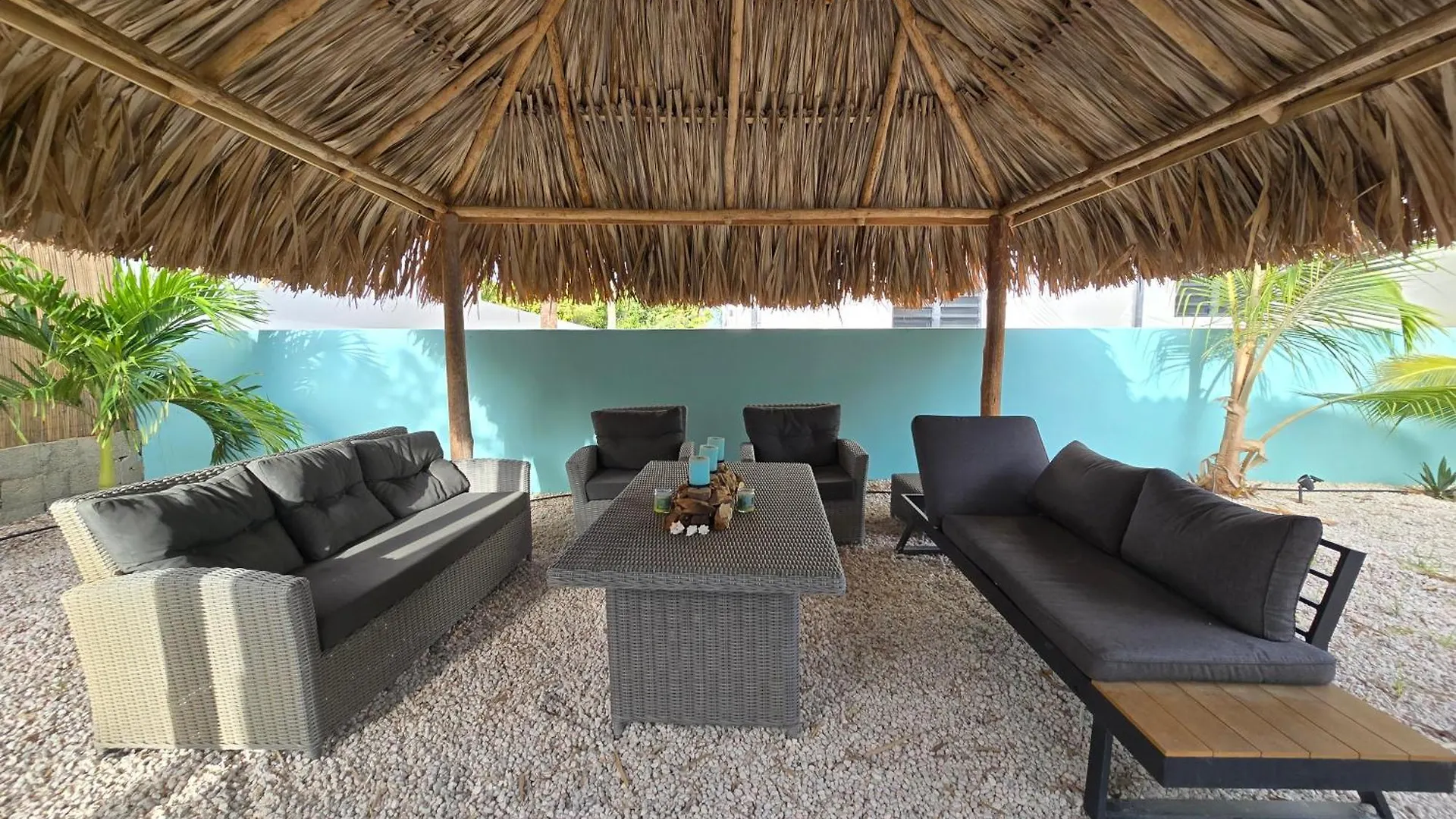 Playa Feliz Apartments Bonaire
